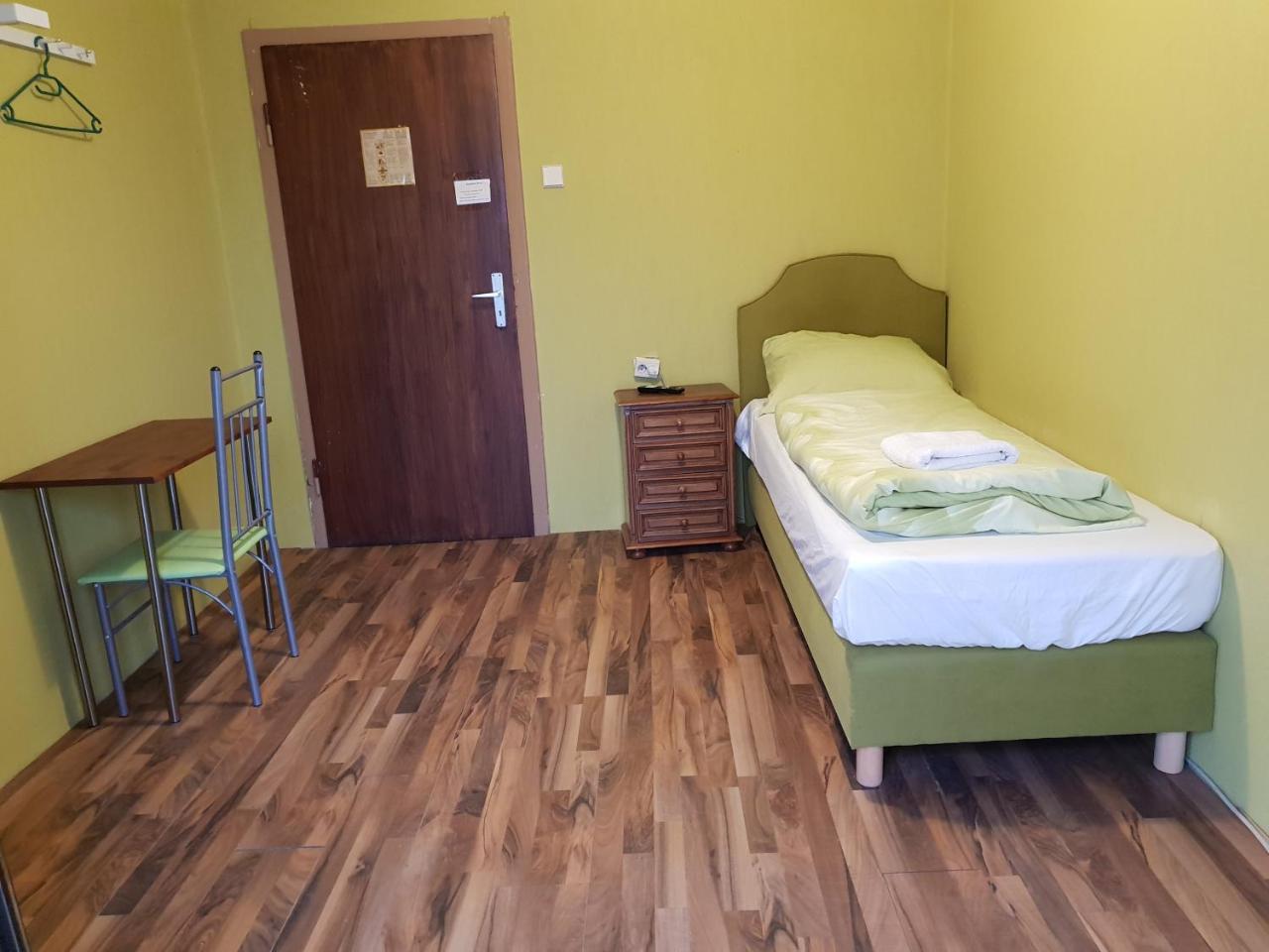 Kansakar Hotel Kaiserslautern Zewnętrze zdjęcie